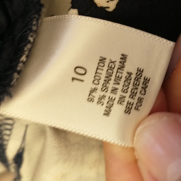 Roz and Ali Floral Ankle Pants Size 10 - Picture 5 of 5